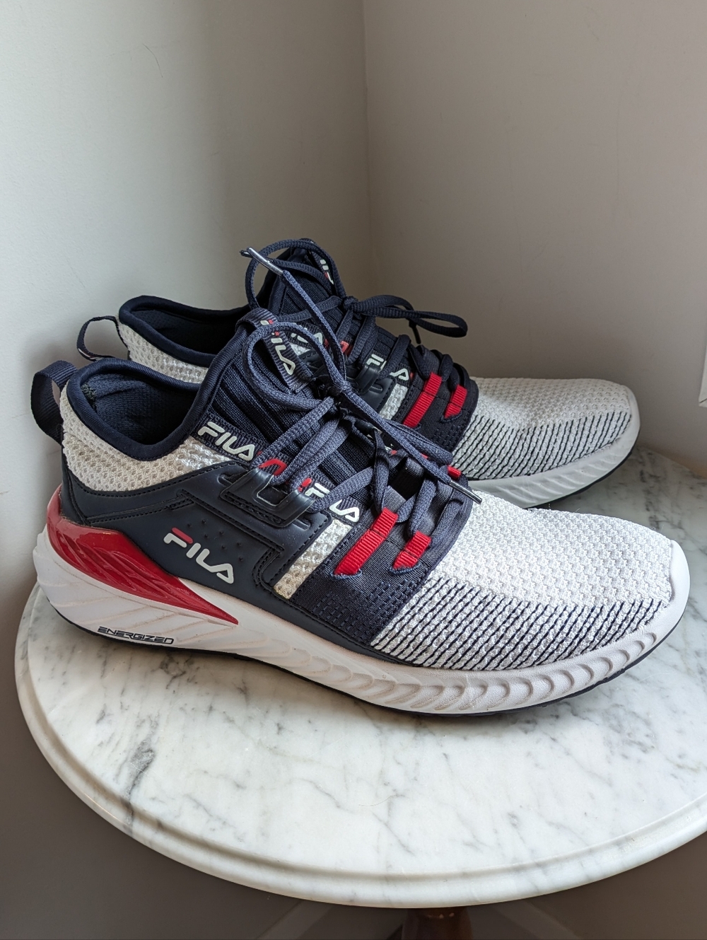 FILA Energized Men's White Navy Red Knit Athletic Sneakers Size 9
